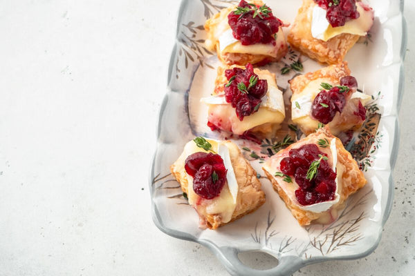 Bouchées feuilletées au brie et aux airelles