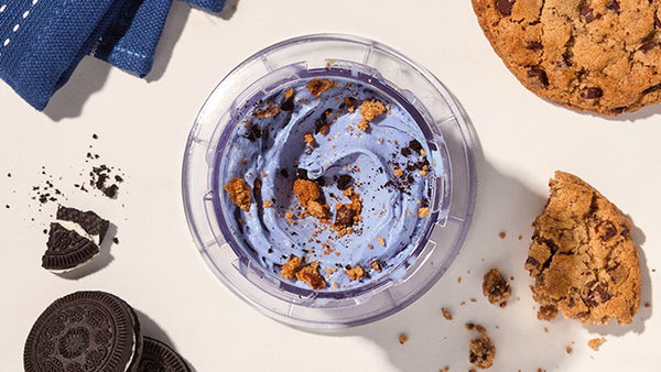Glace bleue « Blue Blast » aux cookies