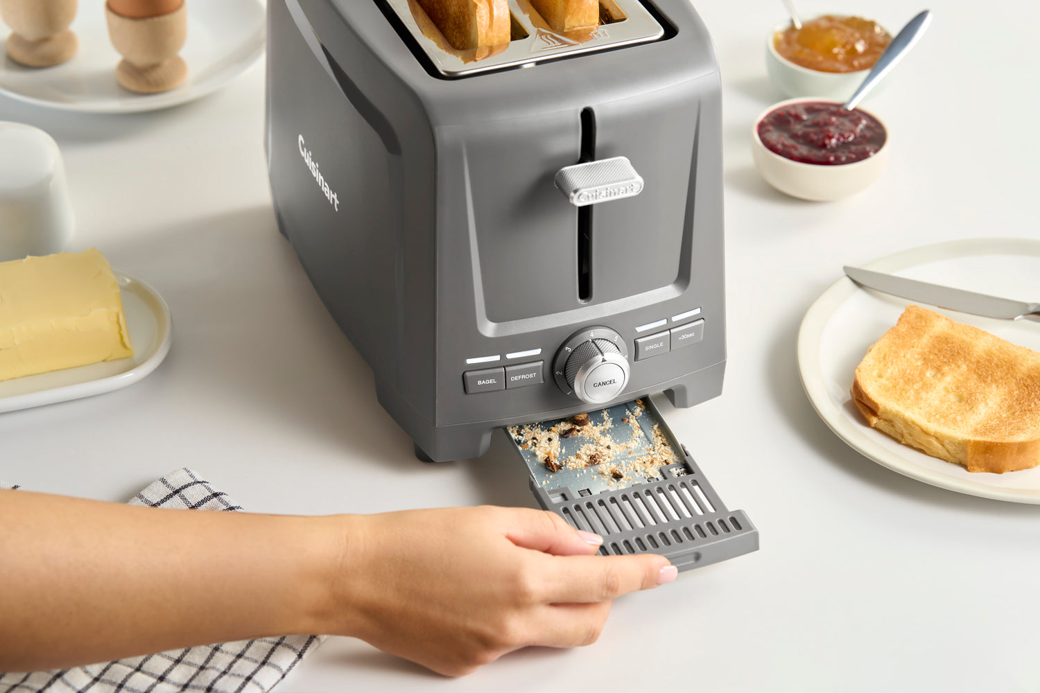 Levier High-Lift QuickView™ du grille-pain Cuisinart pour vérifier la cuisson