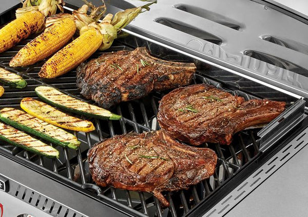 Entrecôtes grillées au gros sel